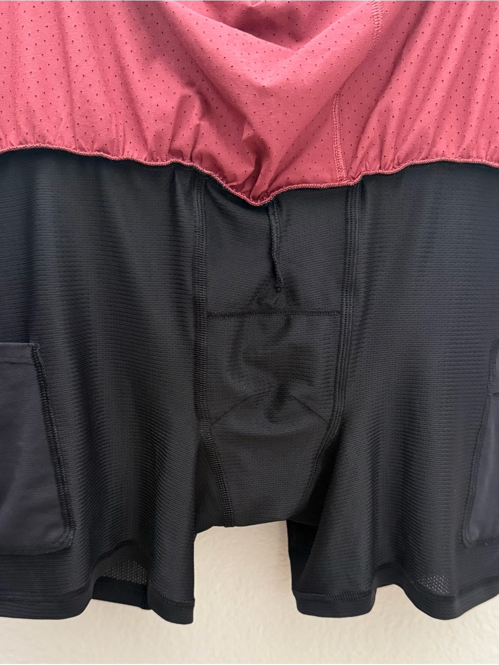 Lululemon Fast and Free Lined Running Shorts Mens Size M Perforated Mulled Wine - Picture 9 of 10